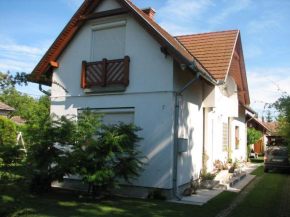 Pipacs ház, Balatonlelle